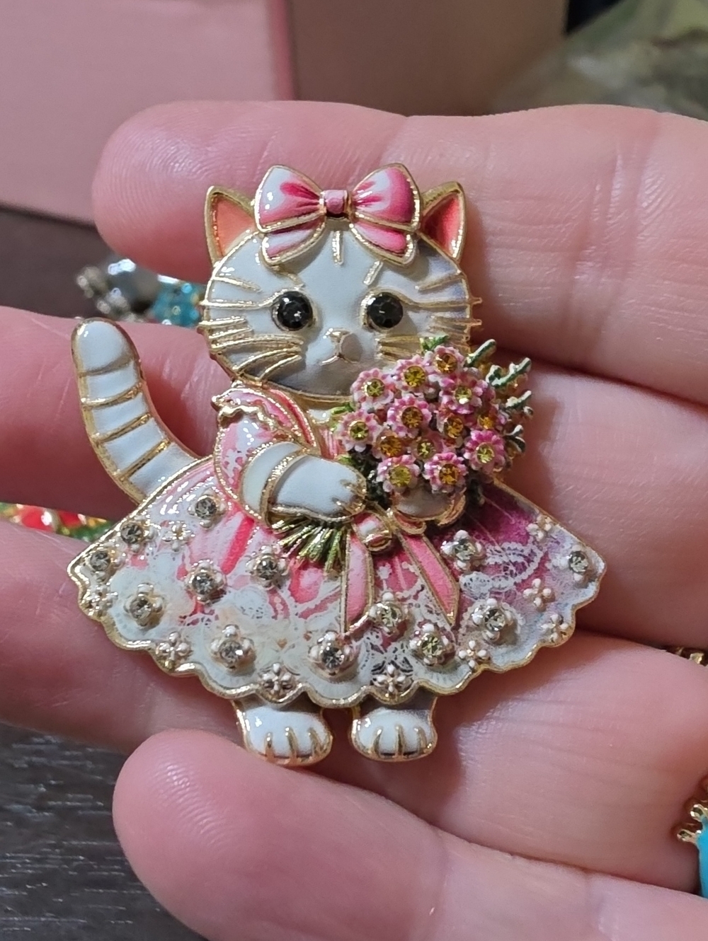 A120- Pink Cat Brooch with Bouquet